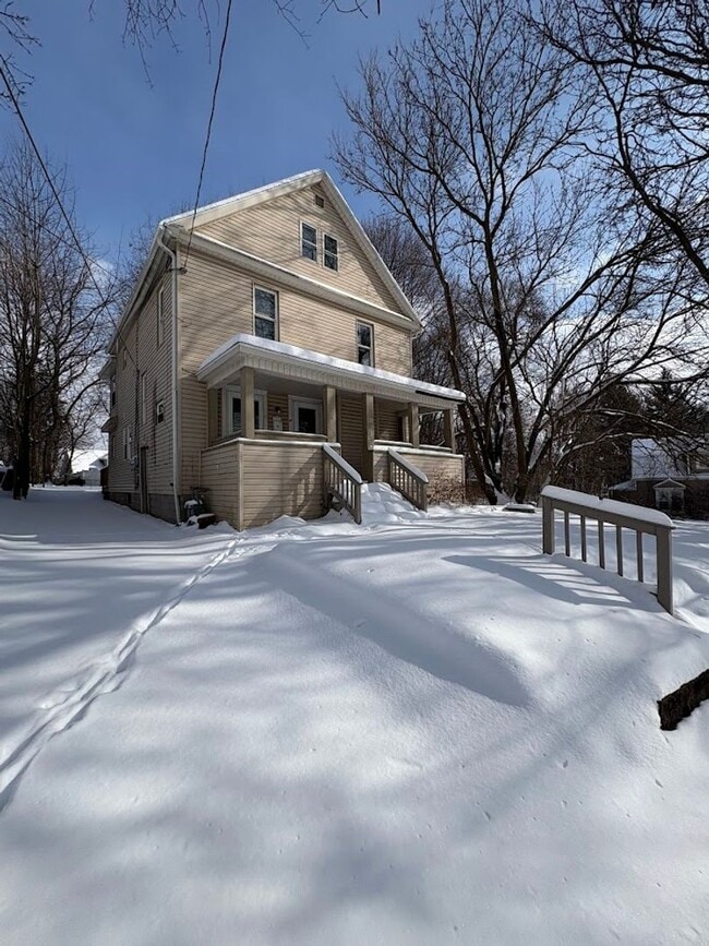 Building Photo - 729 Mallison Ave Unit 729 Mallison Ave - Up