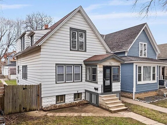 Photo - 2431 S Williams St