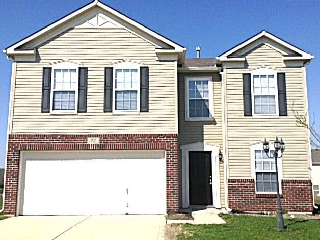 Photo - 608 Waterford Way House
