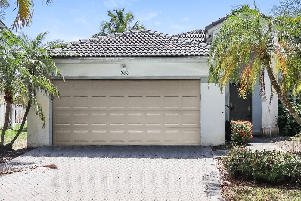 Photo - 966 Bluewood Terrace