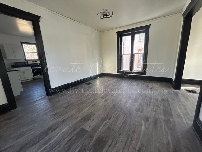 Photo - 435 N Apple Ave