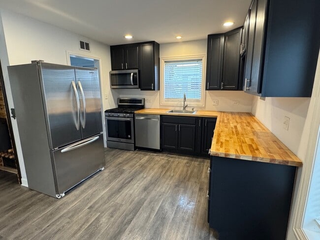 Photo - 1892 White St