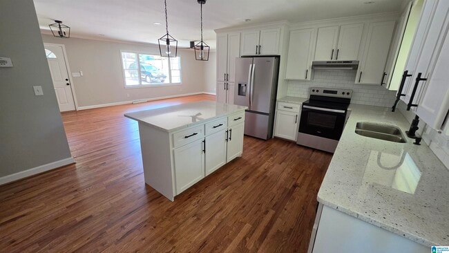 Photo - 955 3rd Ave NW