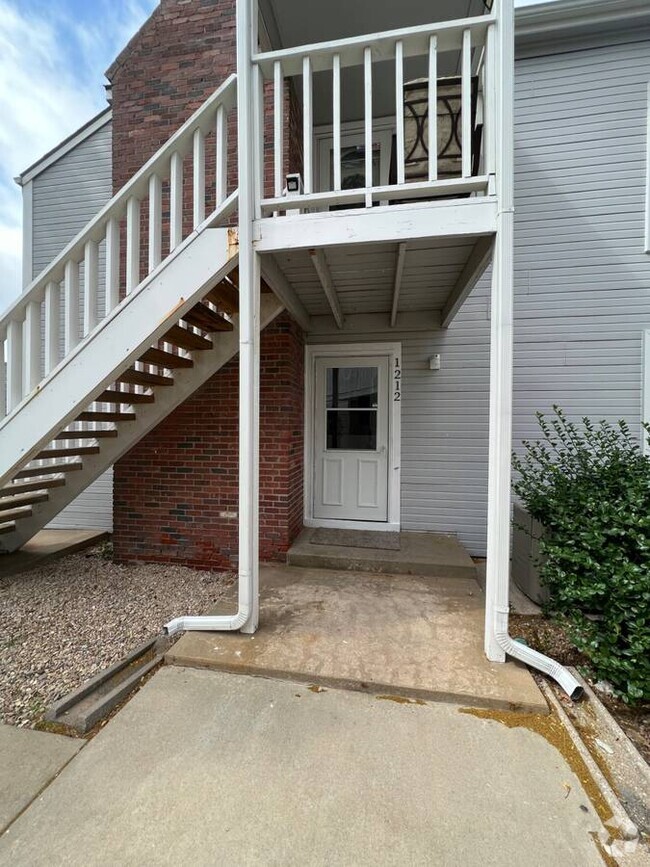 Building Photo - 1717 S Cypress St Unit 1212 Rental