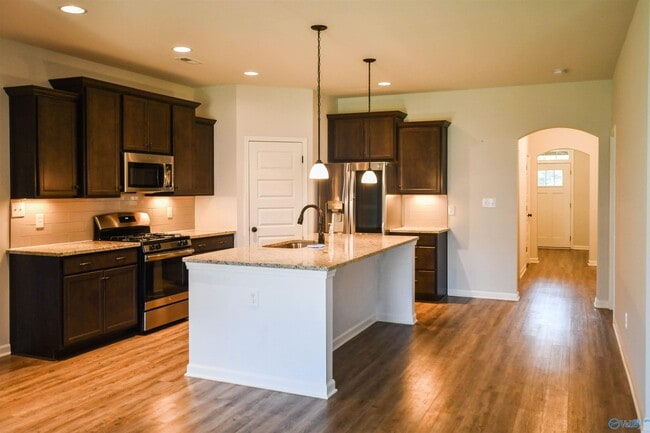 163 Kingswood Dr