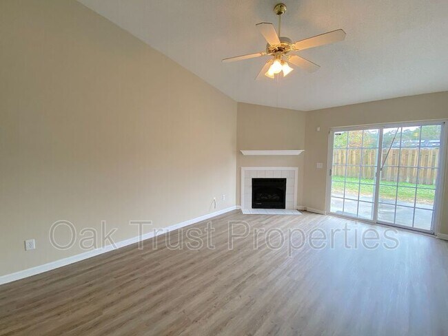 Photo - 1366 Pinnacle Ln