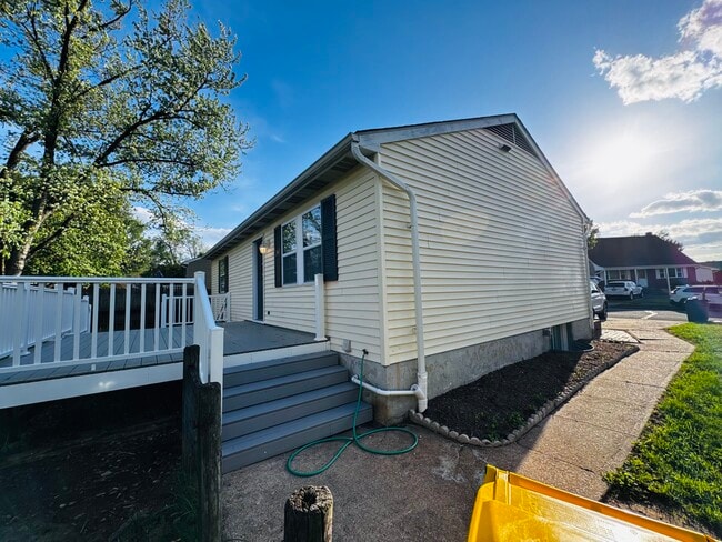 nueva cubierta - 1242 Cedarcliff Dr