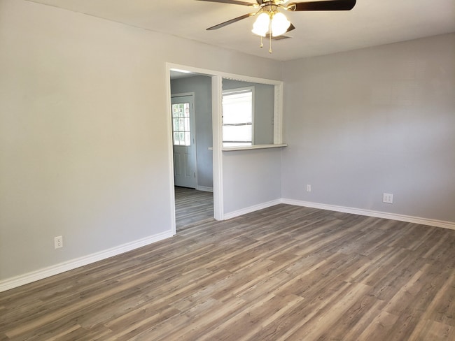 Photo - 1820 Meadowlark Ln