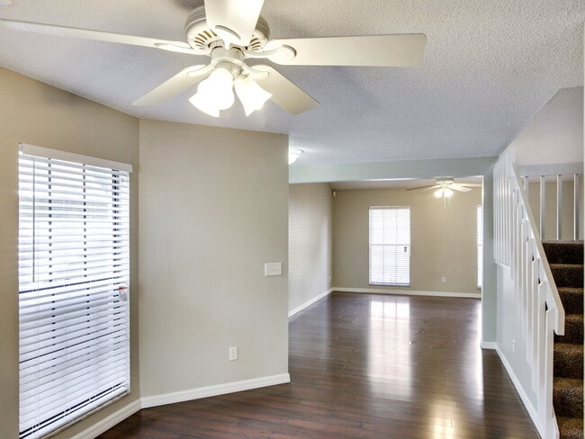 Photo - 1245 Crossfield Dr