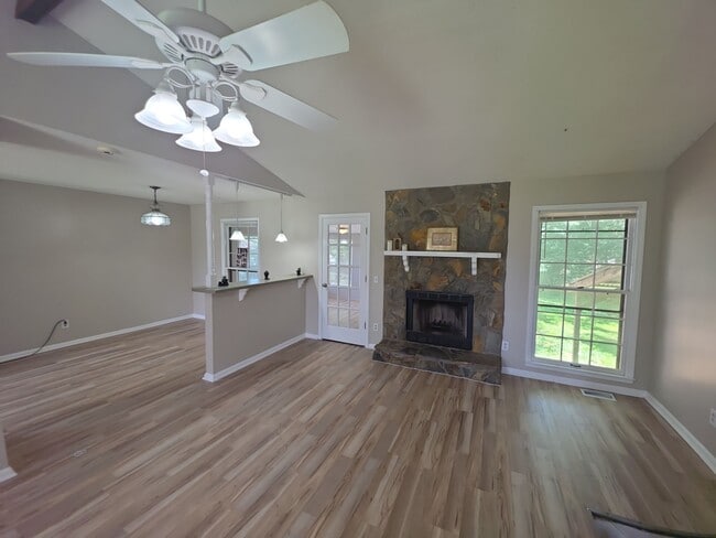 Photo - 3582 Winchester Rd