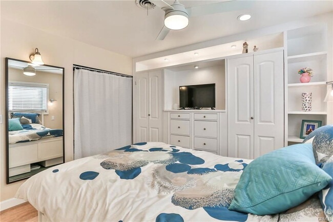 Building Photo - 15061 Drake Ln