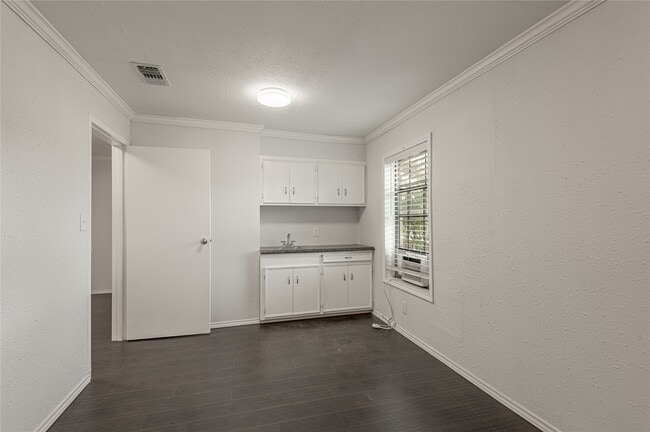 Photo - 2800 Lake Rd