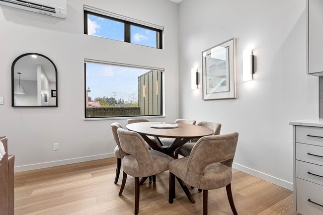 Photo - 2517 Vallette St