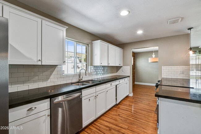 Photo - 4652 E Vernon Ave
