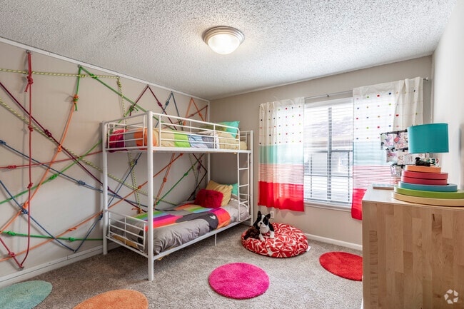 2BR, 2BA - 1,031SF - The Grand Apartment Homes