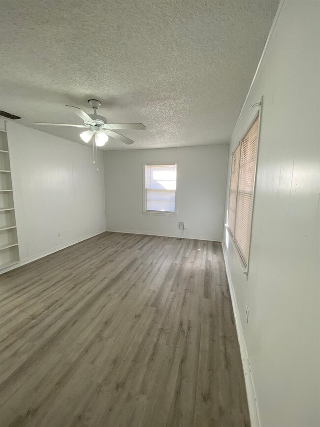 Photo - 3303 35th St