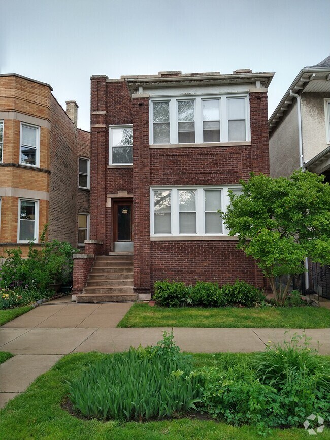 Building Photo - 2450 W Gunnison St Rental