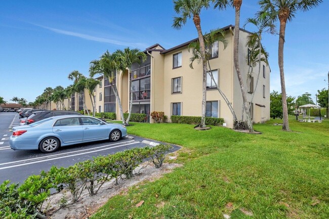 Building Photo - 616 Sea Pine Way Unit C2