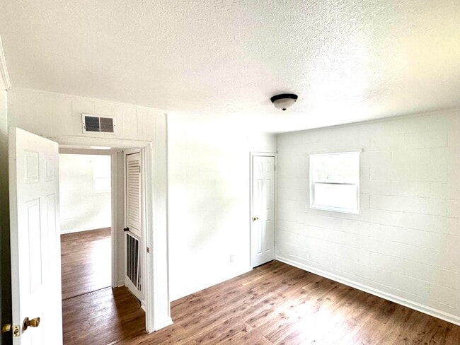 Photo - 532 Hampton Ave NW