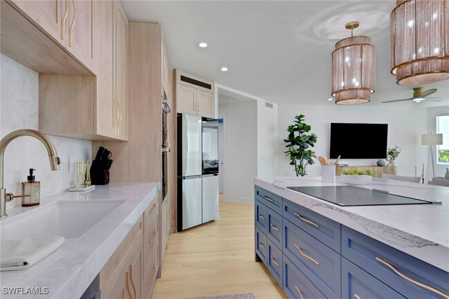 Building Photo - 2728 Tiburon Blvd E Unit 302