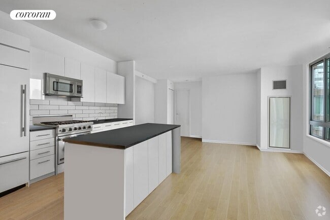 Building Photo - 4630 Center Blvd Rental