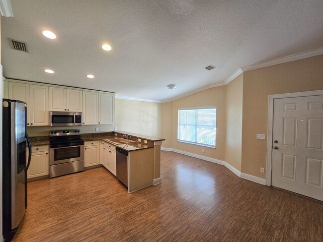Photo - 4 Bedroom 2 bath in Sedona Palms