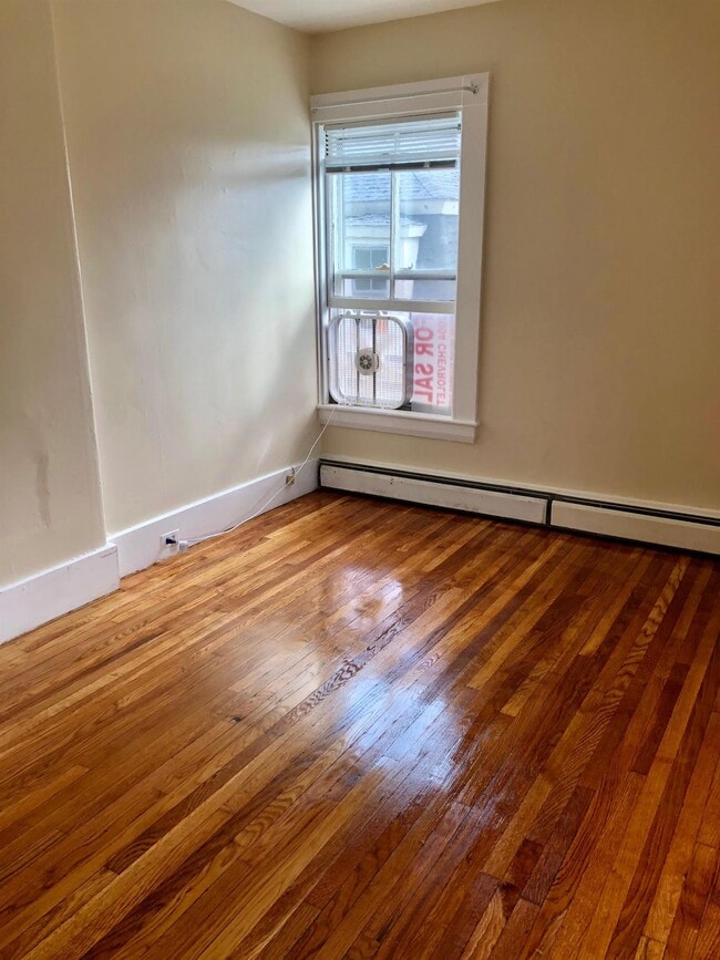 Photo - 33 Chester St Unit 3