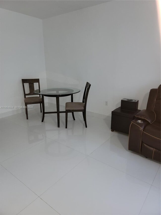 Photo - 6300 SW 21st St