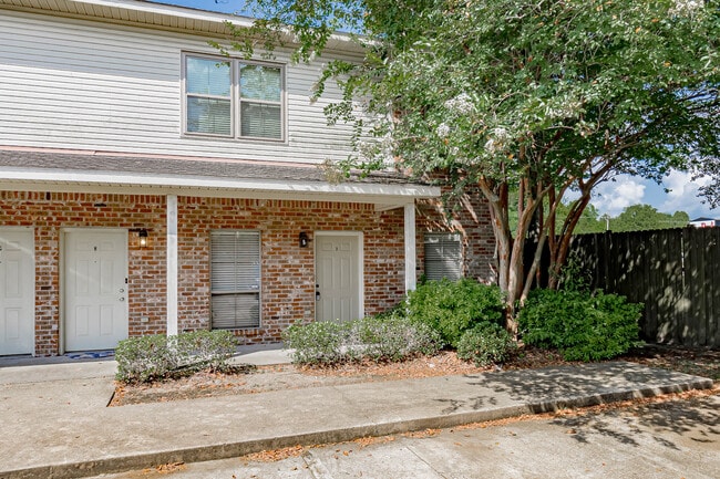 Photo - 828 Meadow Bend Dr Unidad D Rental