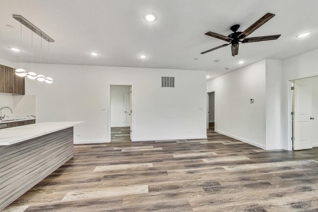 Photo - 6135 S Kimbark Ave Unit 301