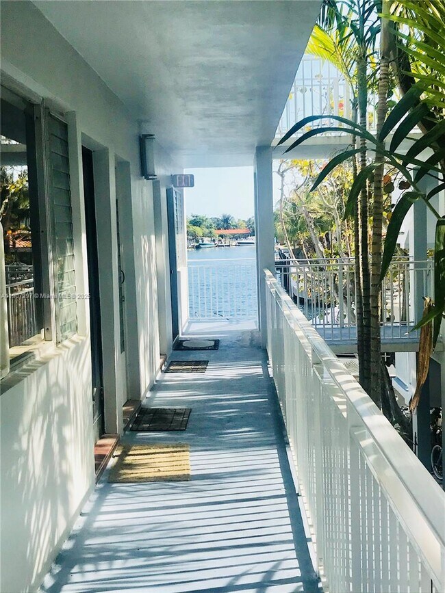 Photo - 2430 NE 135th St Unit 203