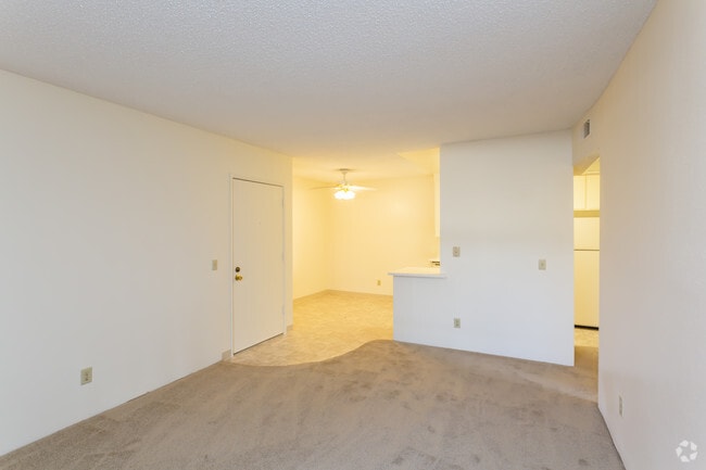 1 BR, 1 BA - 650 SF