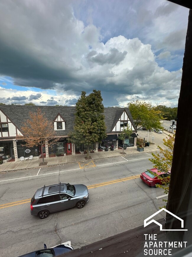 Building Photo - 894 Green Bay Rd Unit 11