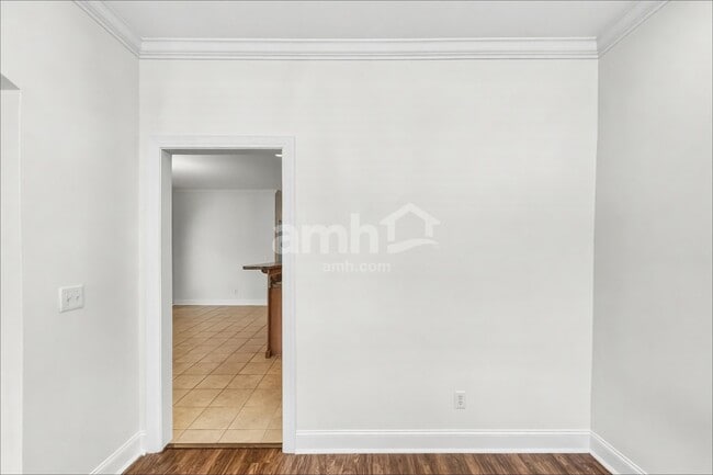 Photo - 5966 Armadale Dr