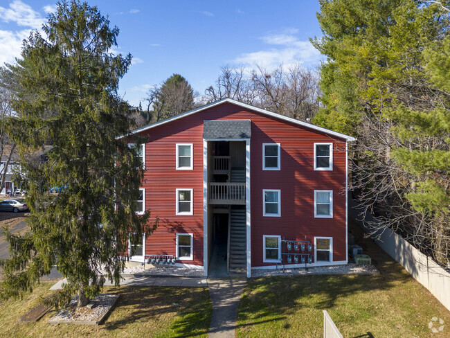 Building Photo - 203-209 Tee Street Rental