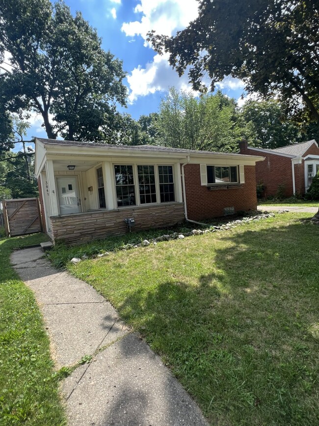 Photo - 3041 Sylvan Dr House