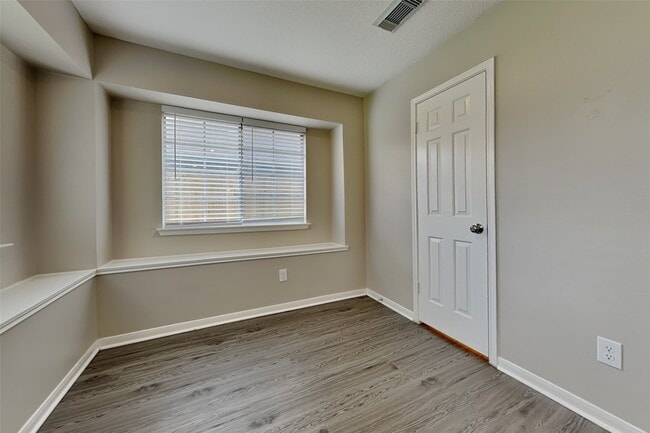 Photo - 2203 Pincher Creek Dr