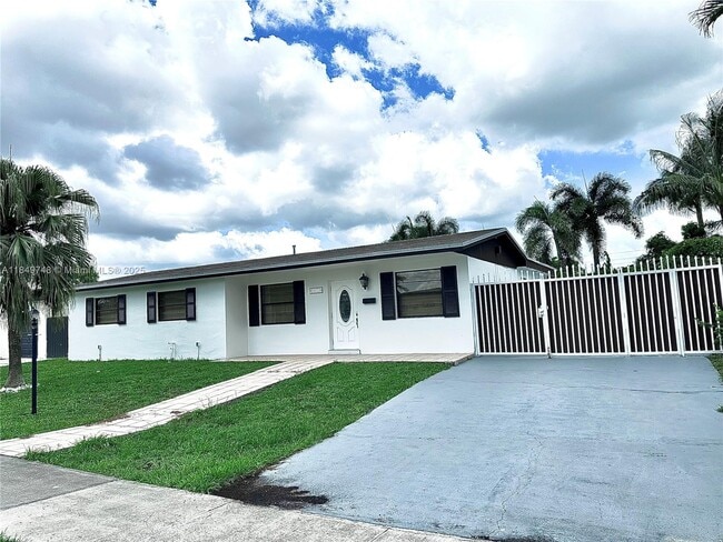 Building Photo - 18310 NW 85th Ave Rental
