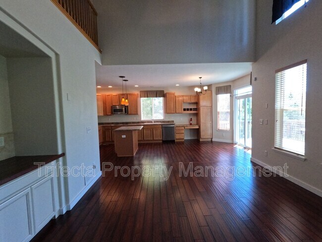 Photo - 2215 Harvest St