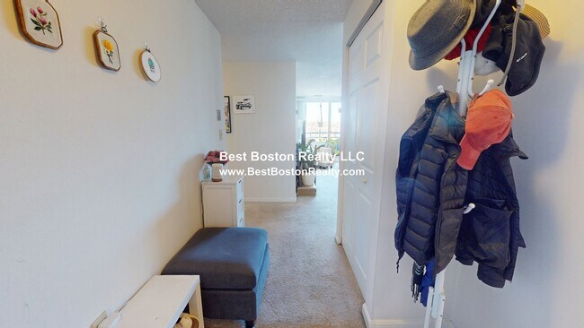 Photo - 175 Beacon St Unidad 410