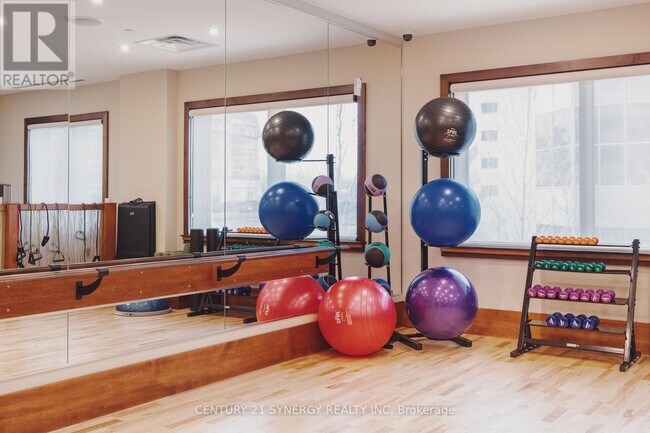 Photo - 45 Elmsley St S Unit 401