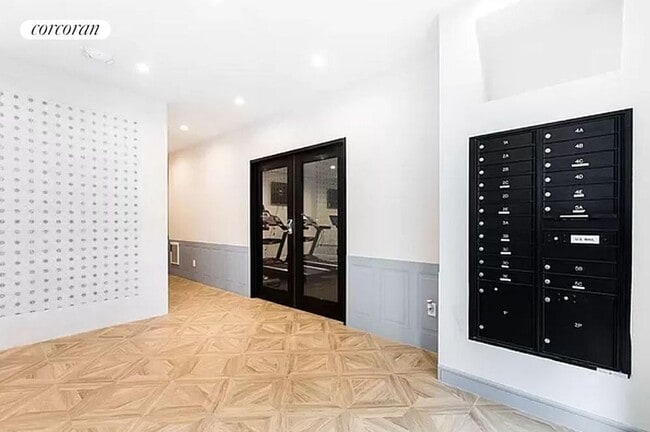 Photo - 1229 Putnam Ave