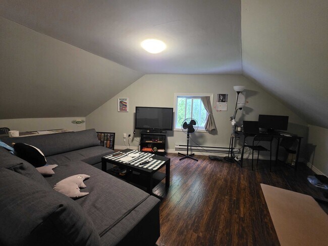 Photo - 406 Barrie St Unit 406-3