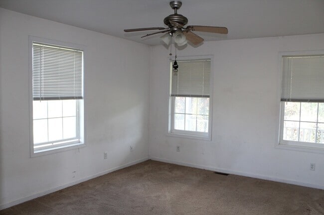 Photo - 4 Bed 3.5 Bath with a Inground Pool