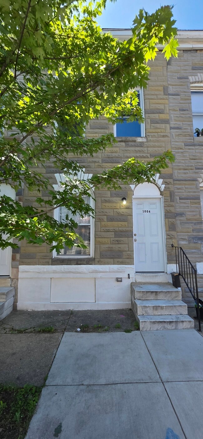 Photo - 1004 Appleton St