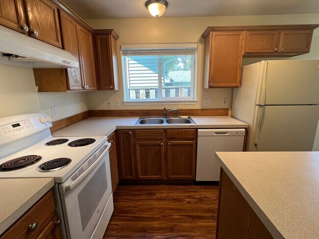 3 Bedroom Townhome - 3 Bedroom Townhome