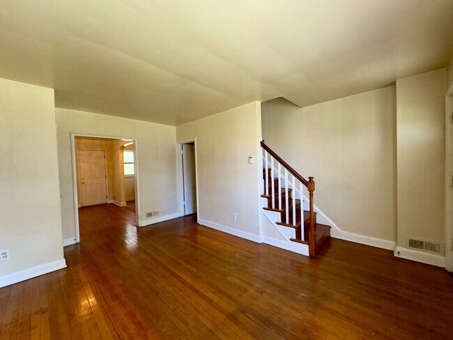 Photo - Charming 2 Bedroom/1 Bathroom Townhome in ...