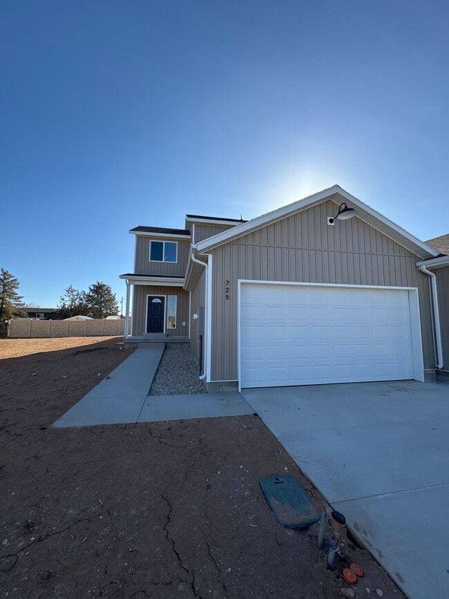 Building Photo - 725 W 350 N Unit 1