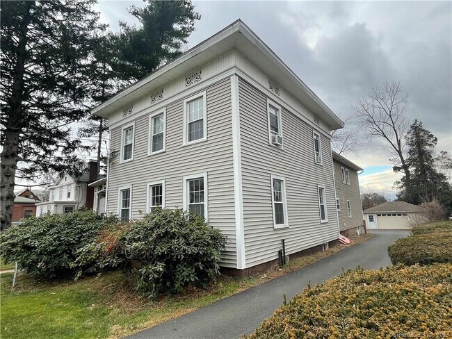 Photo - 324 Main St Unit 3