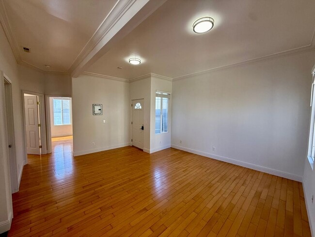 Building Photo - 2068 McAllister St Unit 2068
